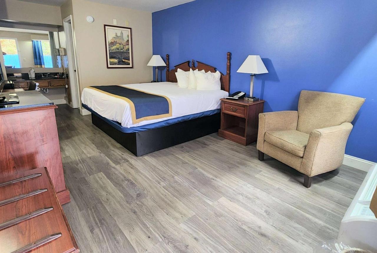 Baymont By Wyndham Eufaula Hotel Buitenkant foto